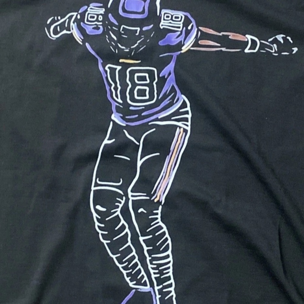 Black Graphic Men’s Football Player T-Shirt - Black & Purple
